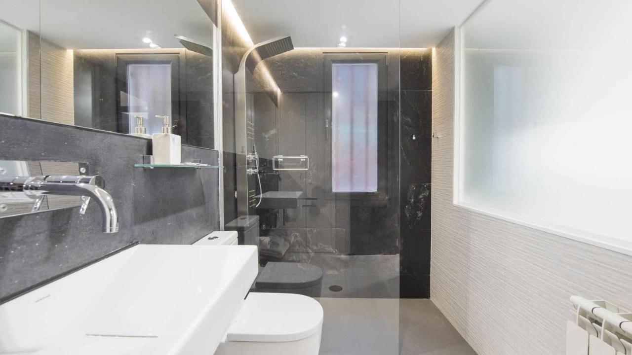 Apartamento Deluxe Cerca De La Catedral By Toledo Ap Bagian luar foto