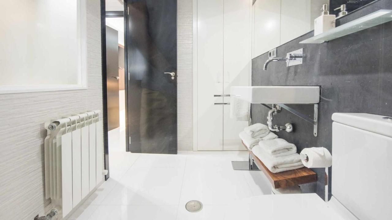 Apartamento Deluxe Cerca De La Catedral By Toledo Ap Bagian luar foto